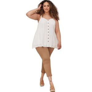 Torrid White Rayon Fit And Flare Slub Lace Trim Button Front Tank